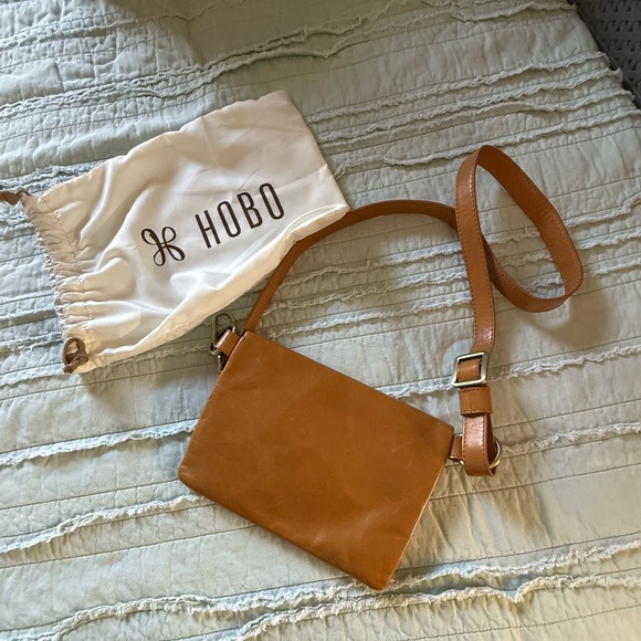 HOBO Winn Leather Belt Bag: Natural, Crossbody & Shoulder Bag - Picture 3 of 5